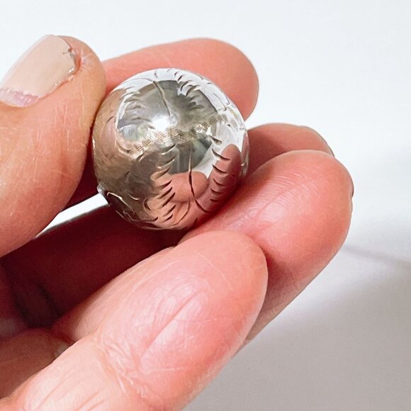 Vintage Sterling Silver 925 Etched Egg Pendant - Picture 6 of 7